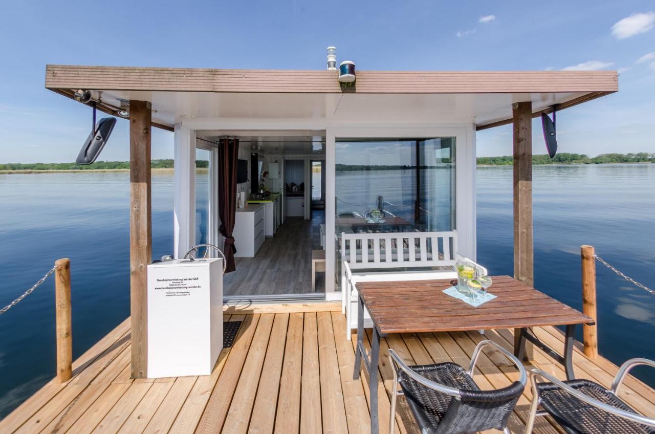 ホテル Feststehendes Hausboot Kolonie Zern エクステリア 写真